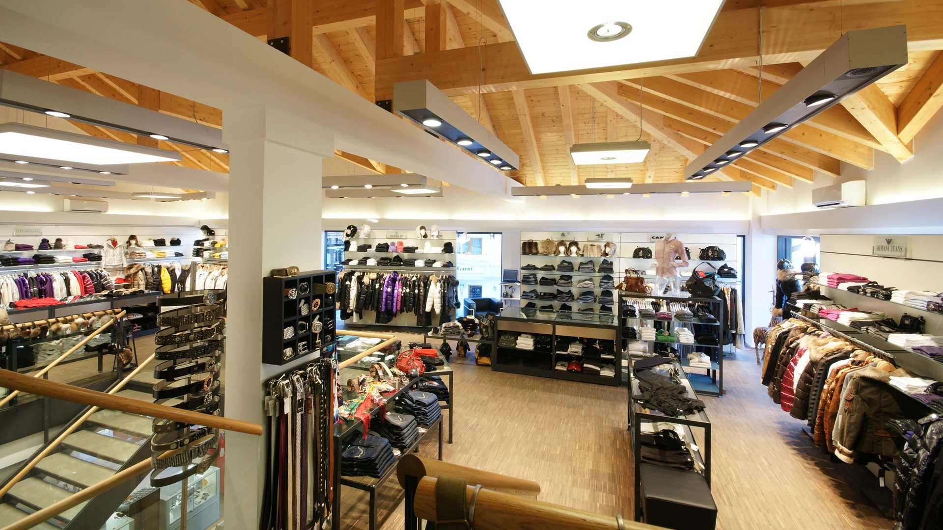 Shopping in Samnaun: Finden Sie Ihren Lieblingslook! Shopping in Samnaun: Finden Sie Ihren Lieblingslook!