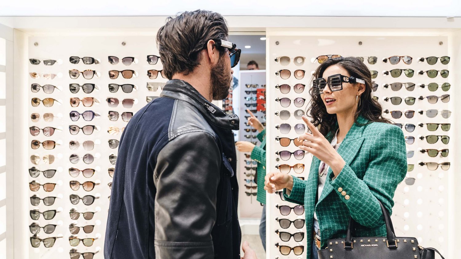 Samnaun: ski helmets, ski service, and more Samnaun: ski helmets, ski service, and more